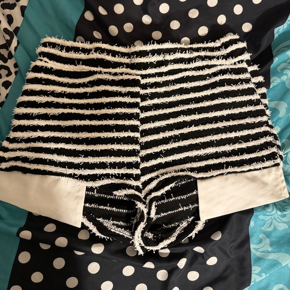 Black & White Fuzzy Knit Striped Shorts With Bottom Flaps… - Picture 1 of 6